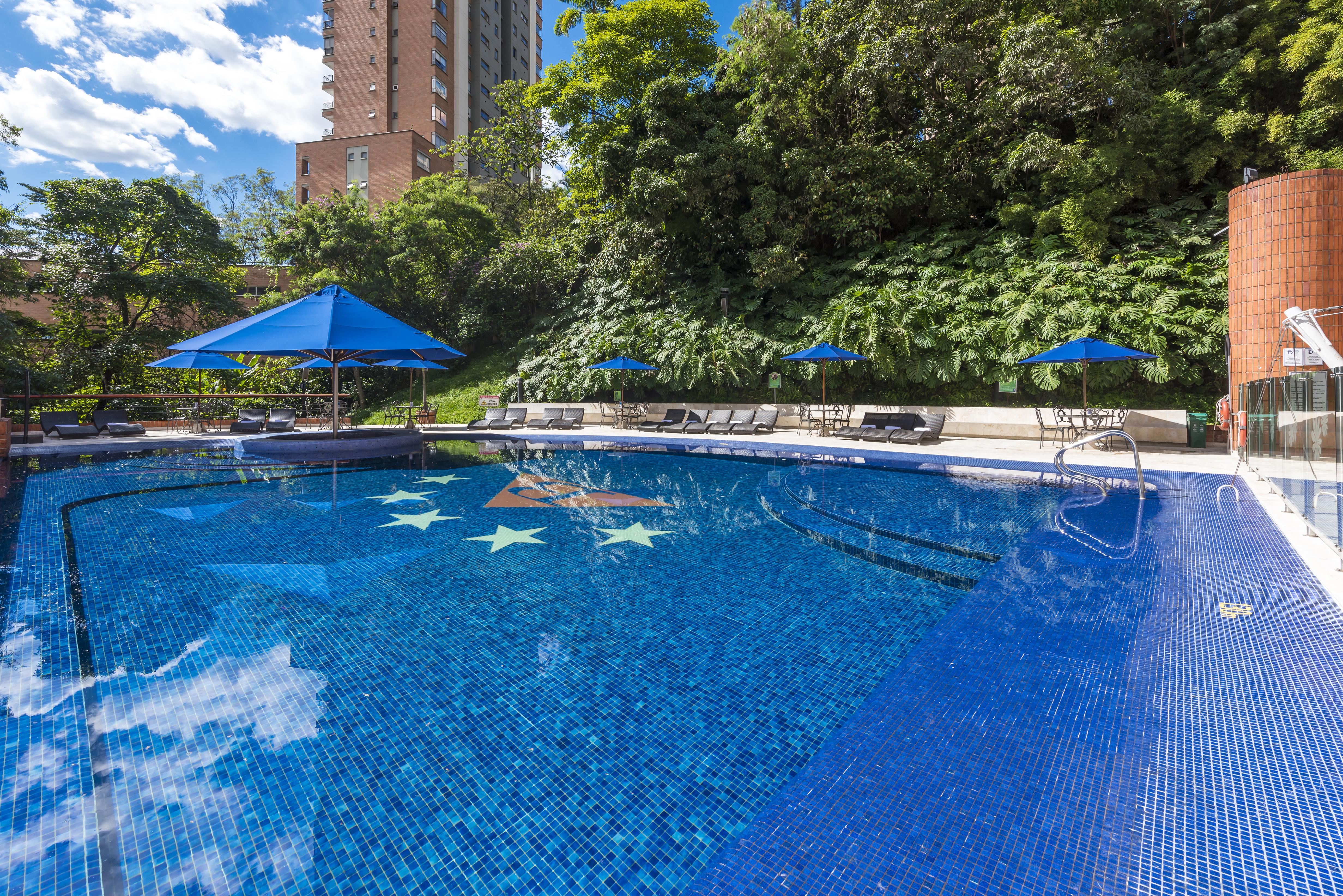 Hotel Dann Carlton Belfort Medellín Exterior foto Swimming pool