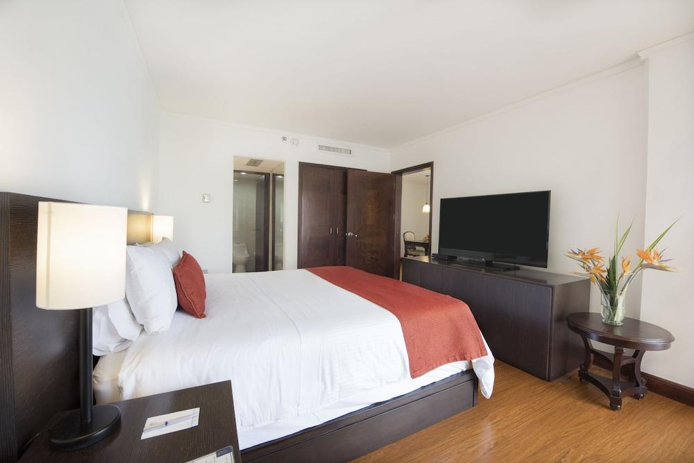 Hotel Dann Carlton Belfort Medellín Exterior foto A bedroom at the hotel